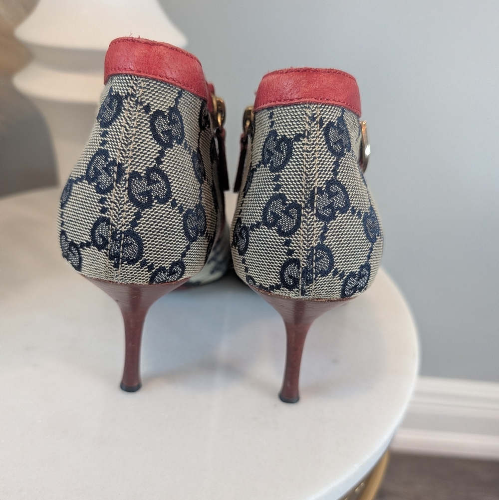Gucci D Ring GG Monogram Canvas Pointed Toe Ankle Booties with Red Trim Size 7 - Picture 3 of 10